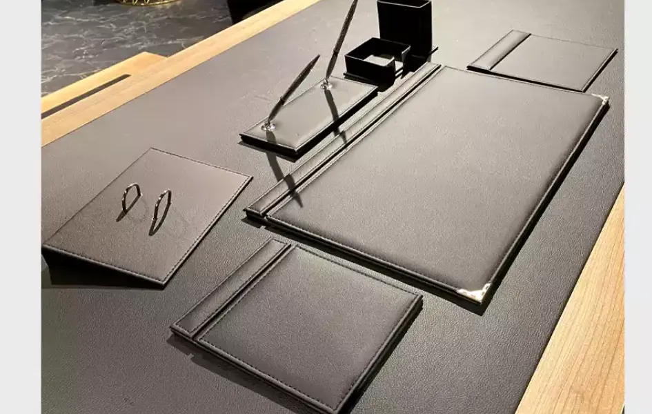 Black Desk Pad